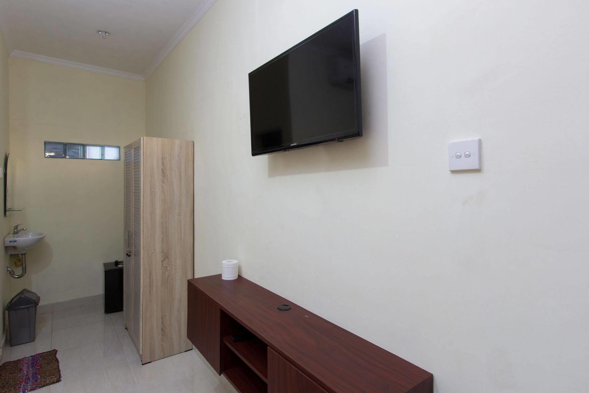 Reddoorz @ Sehati Raya Kuta เลอกีอัน ภายนอก รูปภาพ